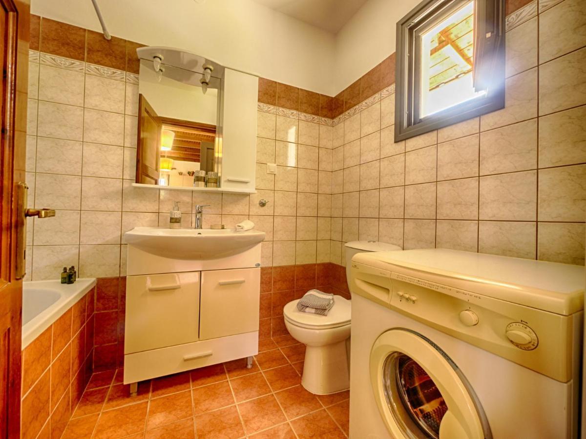 Cozy Family Friendly Apartment With Large Garden Close To Beaches - Dirella Kynopiastai Luaran gambar