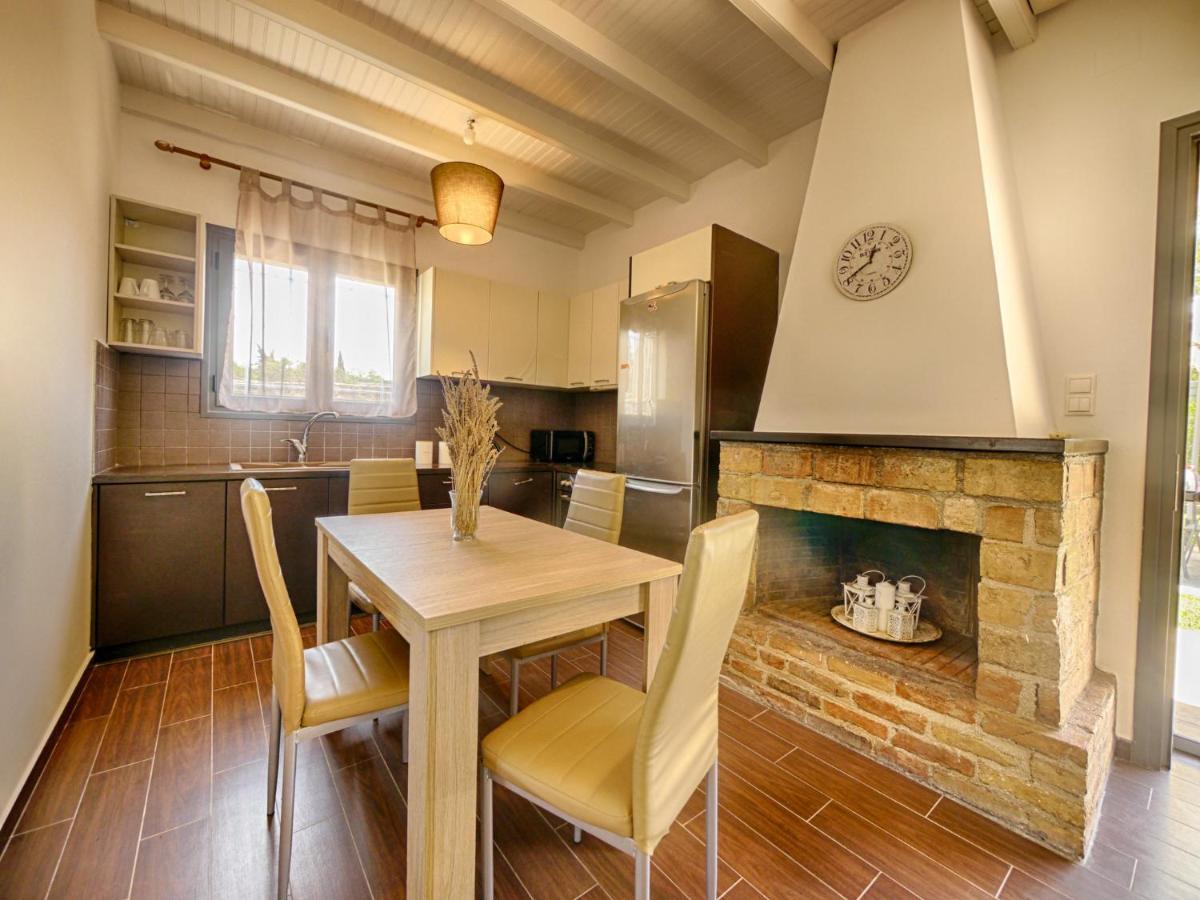Cozy Family Friendly Apartment With Large Garden Close To Beaches - Dirella Kynopiastai Luaran gambar