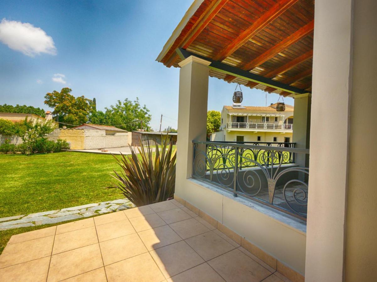 Cozy Family Friendly Apartment With Large Garden Close To Beaches - Dirella Kynopiastai Luaran gambar