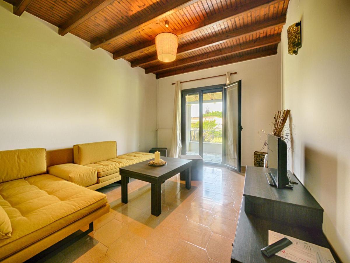 Cozy Family Friendly Apartment With Large Garden Close To Beaches - Dirella Kynopiastai Luaran gambar